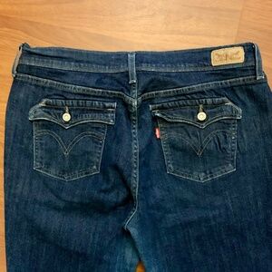 Levi’s Women’s 515 Bootcut/ Button Pocket, mid - rise, 32/34 (14L) blue jeans